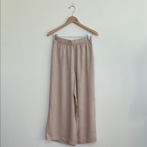 H&M Women’s Beige Elastic Waist Wide‎ Leg Pants Size Small NWT